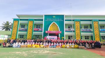 MAN 2 Kukar Berbagi Takjil dan Sembako di bulan penuh Berkah